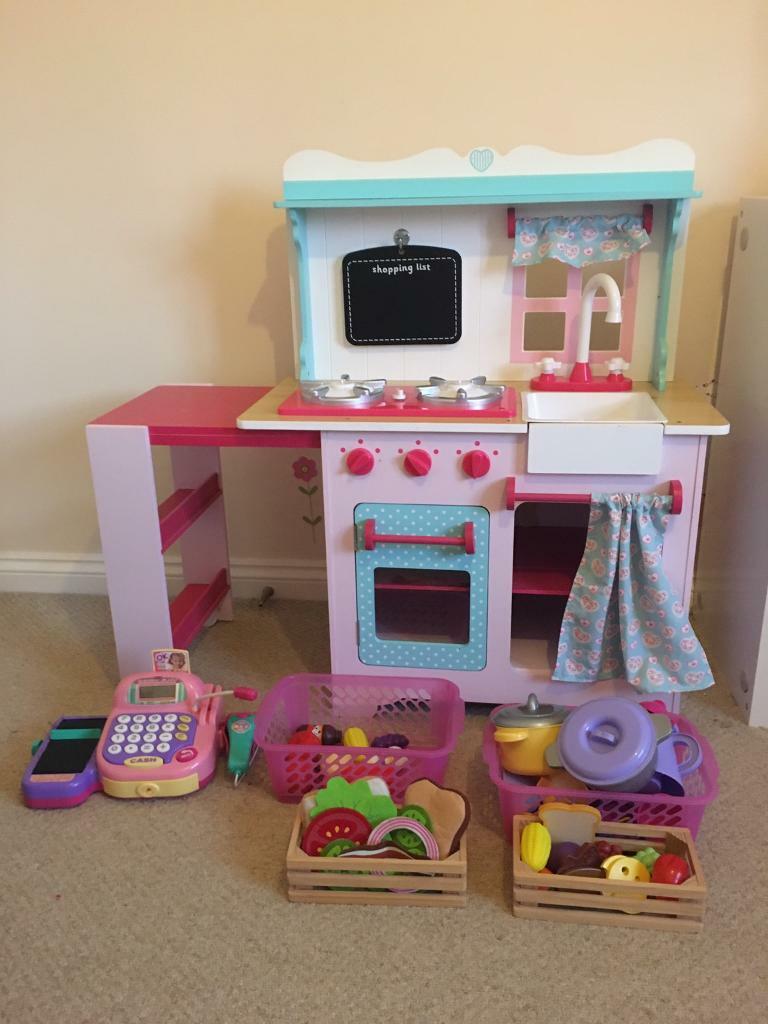 elc pink wooden kitchen
